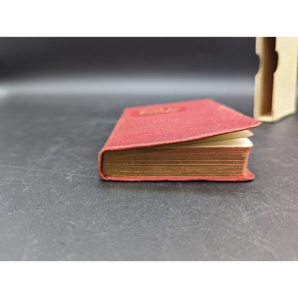 Vintage NEW GEM ENGLISH DICTIONARY 1960 Leather Cover with Gilt Edging in Box - Picture 13 of 16